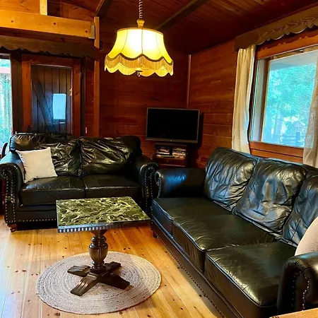 Pur, Haus Mit Grossen Garten Am Wald