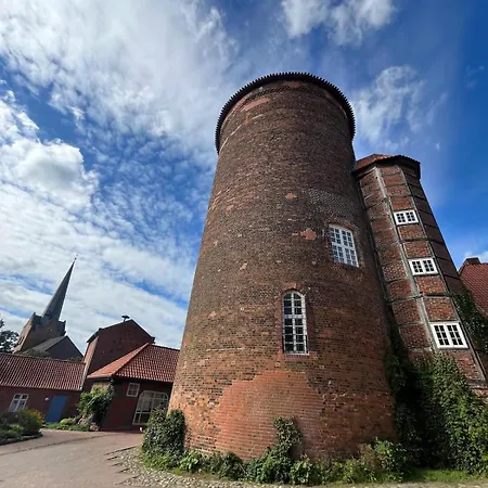 Pur, Haus Mit Grossen Garten Am Wald