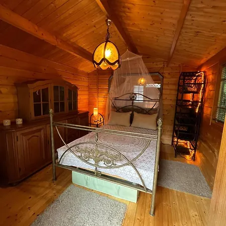 Pur, Haus Mit Grossen Garten Am Wald